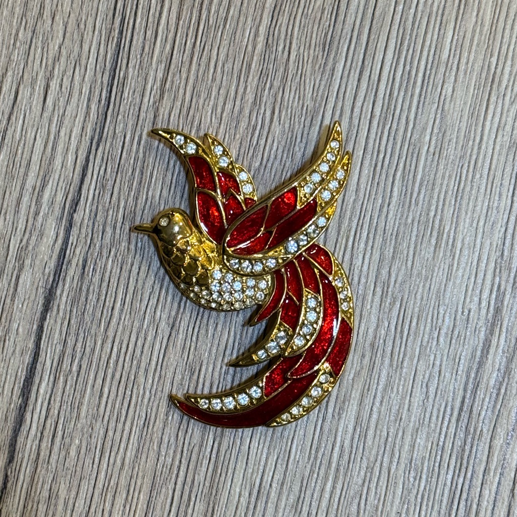 Georgio Armani Vintage Bird Brooch 30$